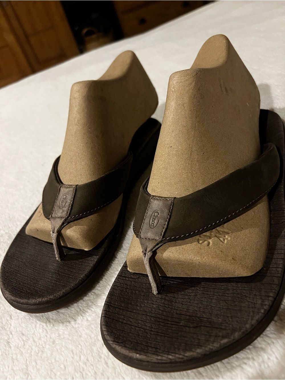 Chaco Men's Dark Brown Leather Flip-Flops Size 10